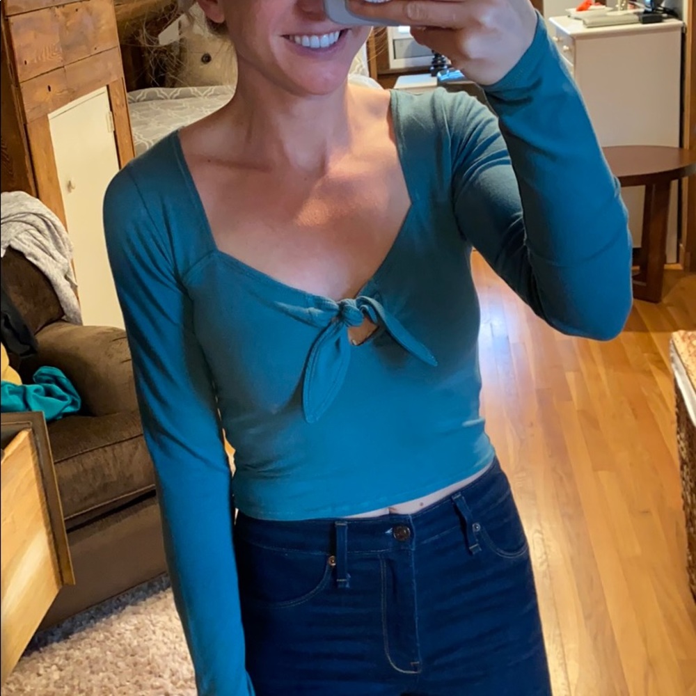 NWT Abercrombie Teal Cropped Blouse